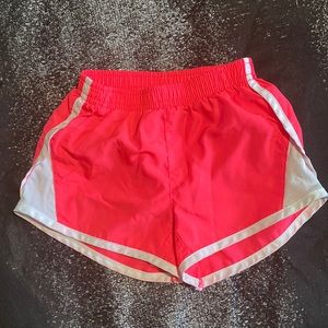 Toddlers Nike shirts  4T  perfect condition